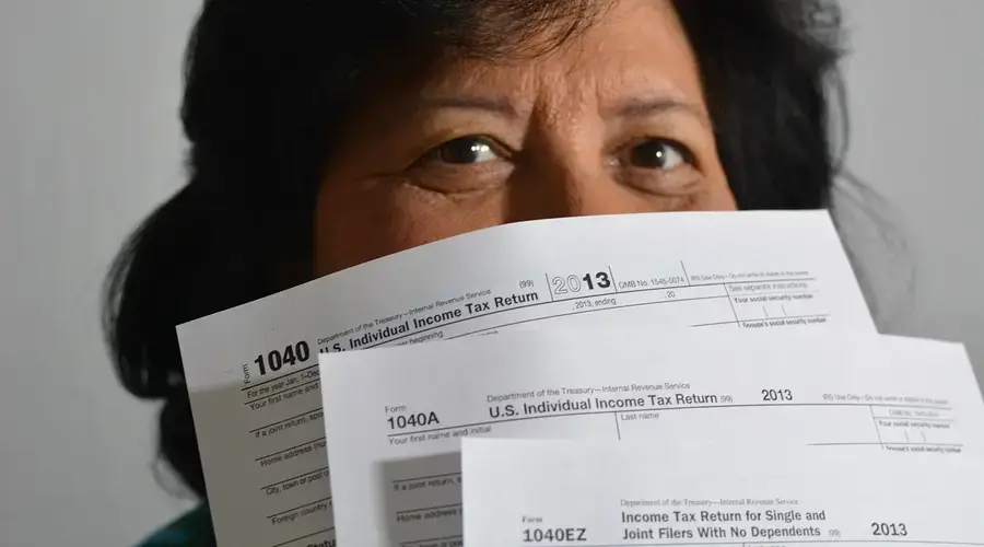 tax documents finance paperwork Circuit Breakers Trading common mistakes