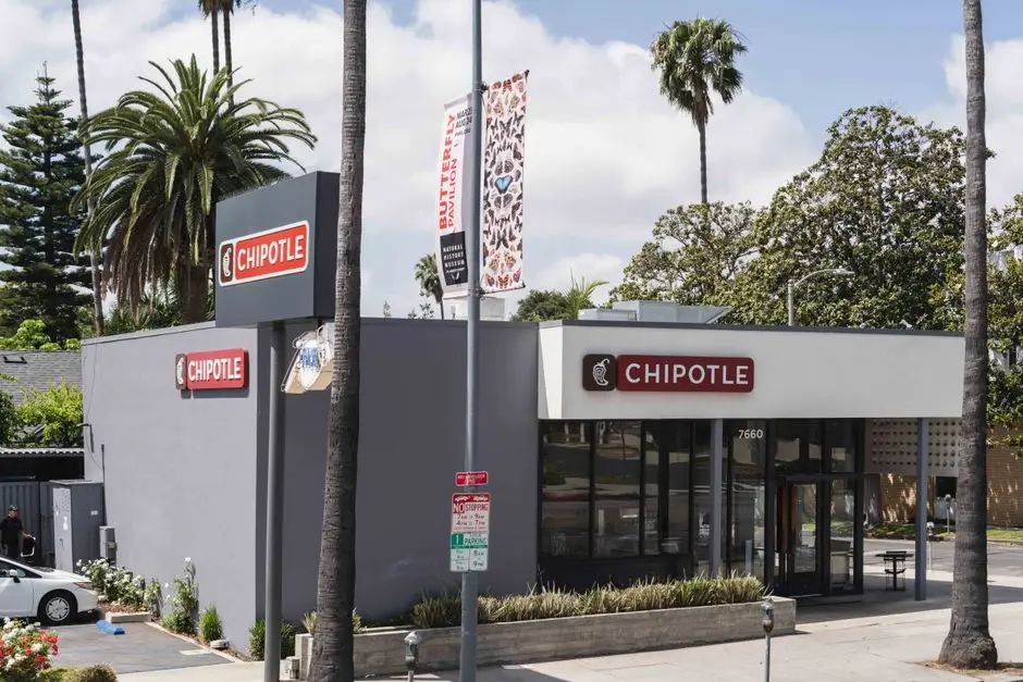 View of Chipotle Mexican Grill on a sunny day in Los Angeles, California.