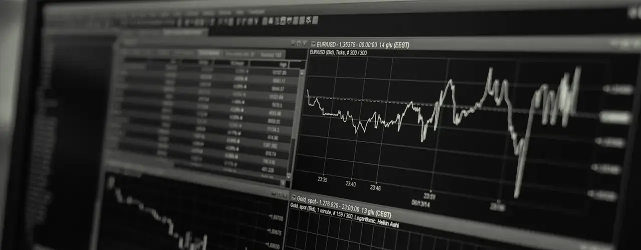 stock market chart trading screen Momentum Divergence Meaning