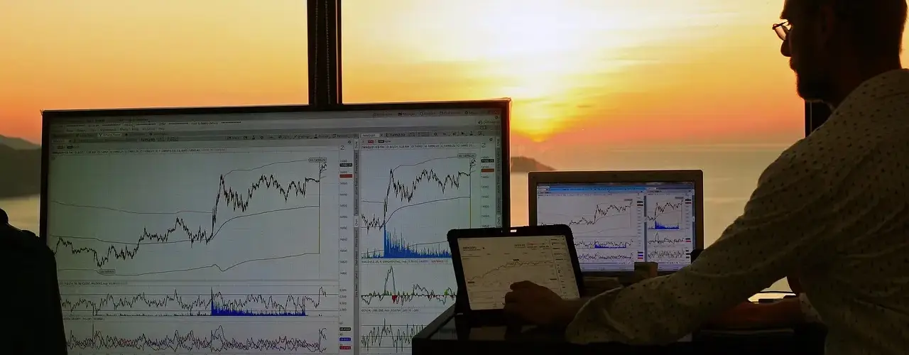 stock market chart trading screen Mean-Reversion Snapback Pattern